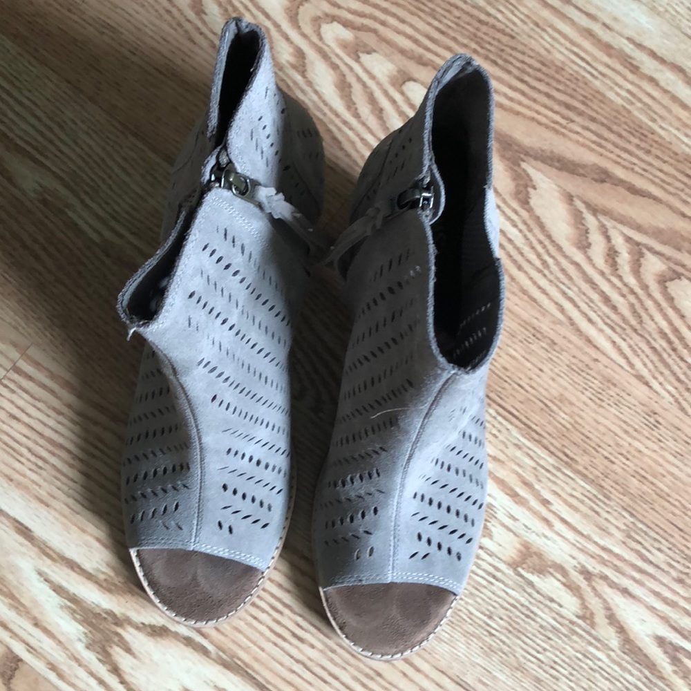 Toms taupe suede peep toe heels